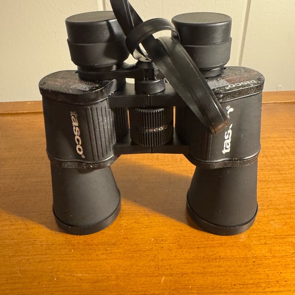 Vintage 1989 Tasco Black Binoculars with Textured Surface with real leather case - Picture 4 of 7